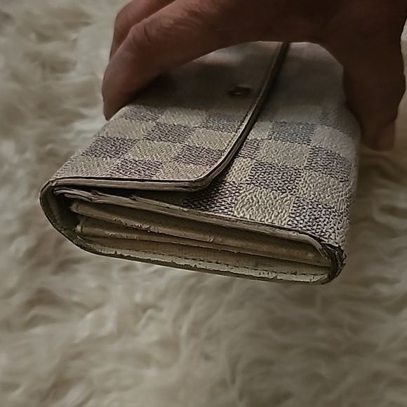 LOUIS VUITTON WALLET - Picture 3 of 8